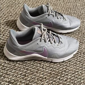 Nike Womens Legend Essential 2 Shoes